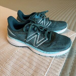 New Balance Women's Teal Running Shoes Size 9